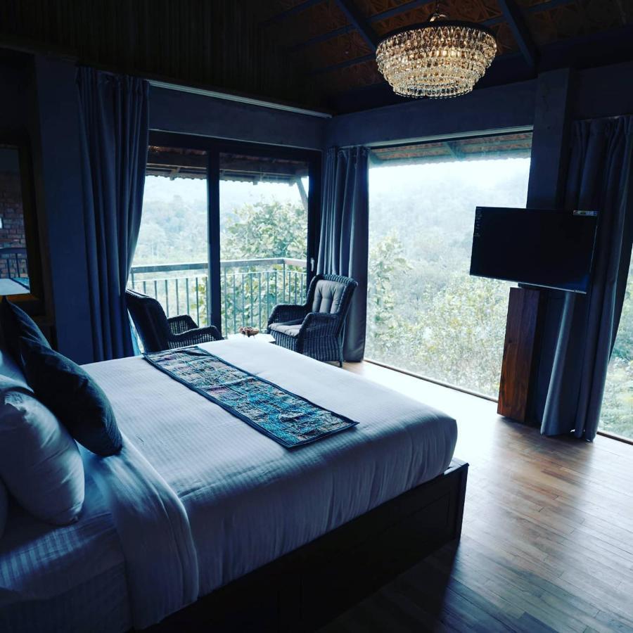 Barsati Ranches Villa ไวทีรี ภายนอก รูปภาพ