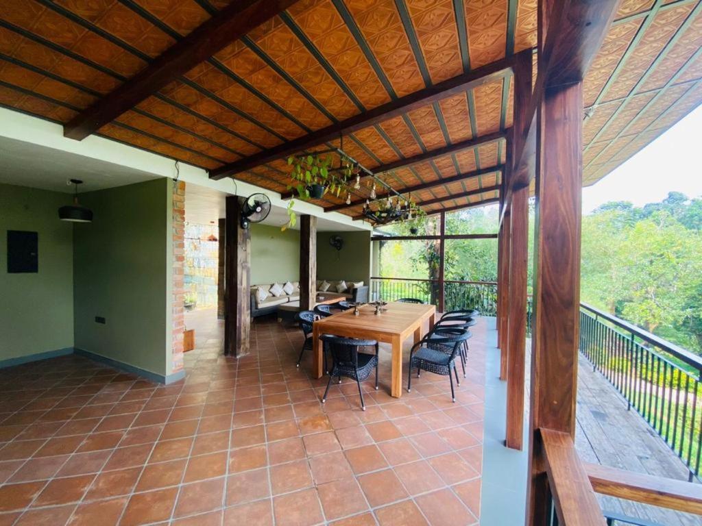 Barsati Ranches Villa ไวทีรี ภายนอก รูปภาพ