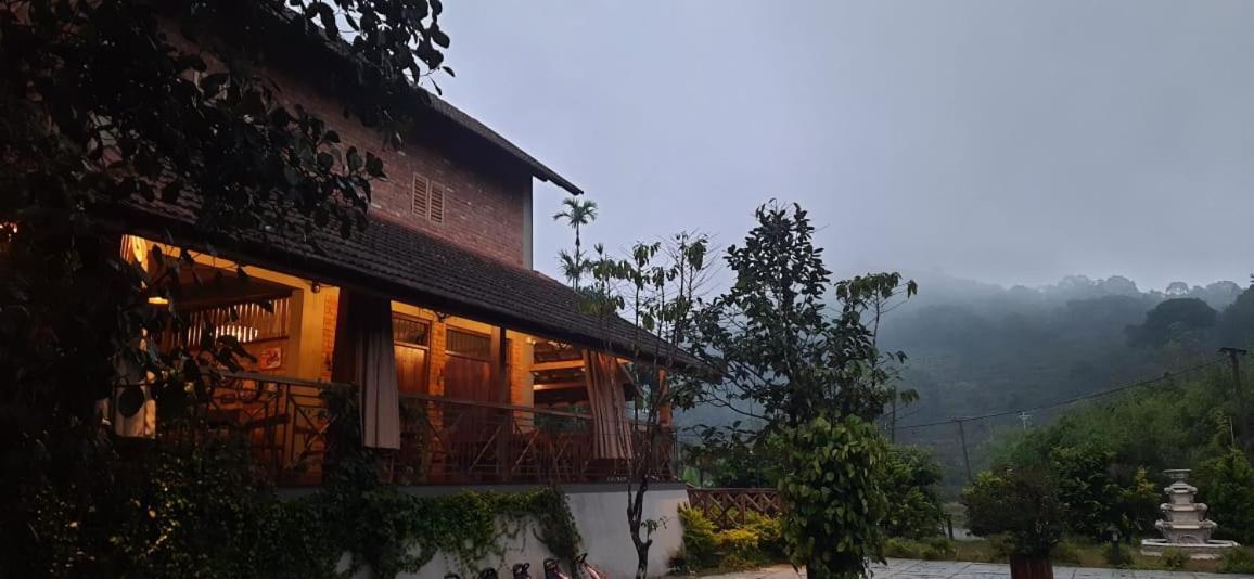 Barsati Ranches Villa ไวทีรี ภายนอก รูปภาพ