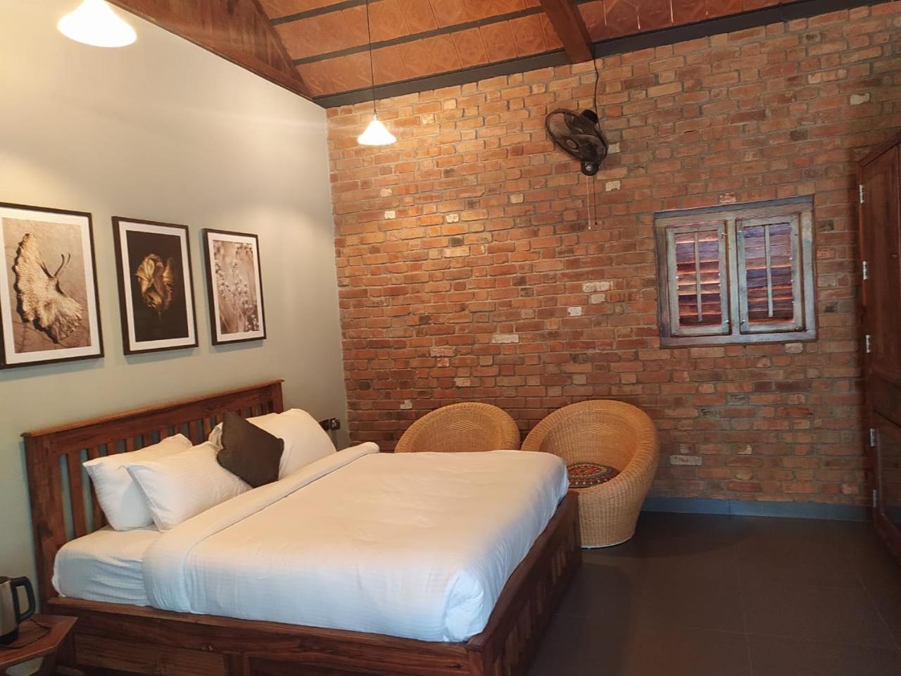 Barsati Ranches Villa ไวทีรี ภายนอก รูปภาพ