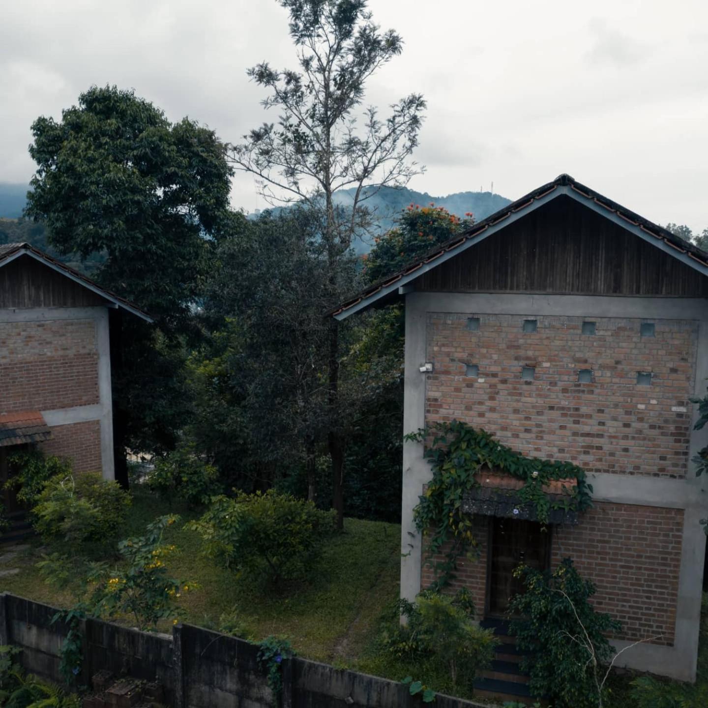 Barsati Ranches Villa ไวทีรี ภายนอก รูปภาพ